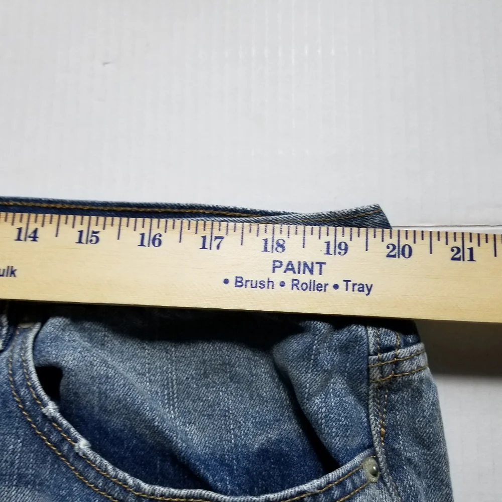URBAN MEN'S DISTRESSED JEAN SHORTS SIZE 40